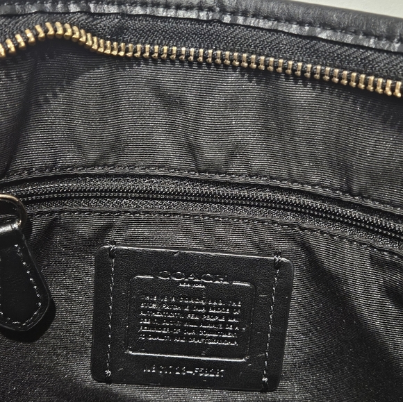 Coach Signature Crossbody Bag โ Black C Print โ Adjustable Strap - Picture 3 of 6